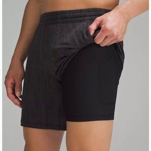 Men’s Lululemon lined Pace Breaker Shorts Size L. 7 inch inseam